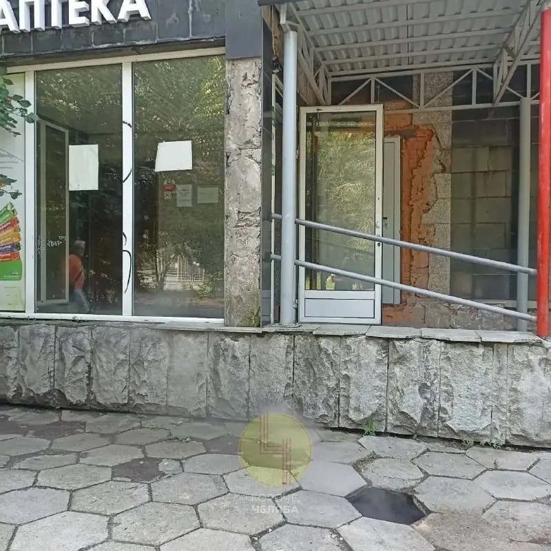 Плитка провалилась под ногами школьника на Тухачевского в Челябинске
