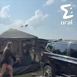Ураган на озере Калды разметал палатки и вещи отдыхающих