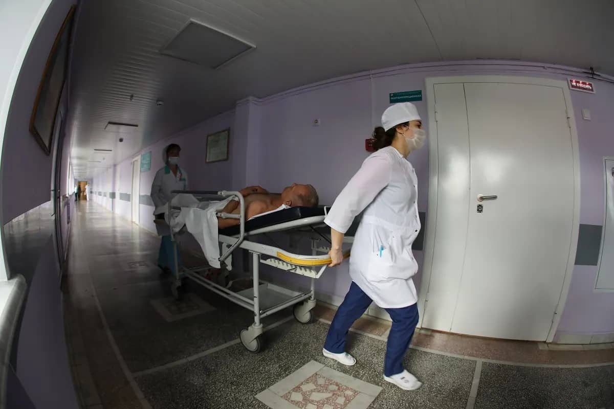 Больницы Челябинска примут на работу студентов из Кыргызстана