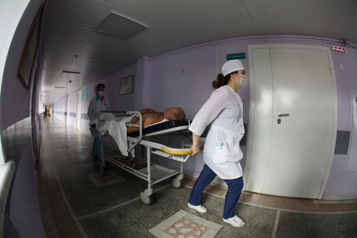 Больницы Челябинска примут на работу студентов из Кыргызстана