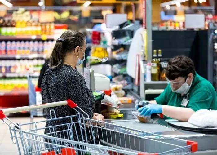 «Лента» в Челябинске выплатит 75 тысяч инвалиду за отказ в обслуживании вне очереди