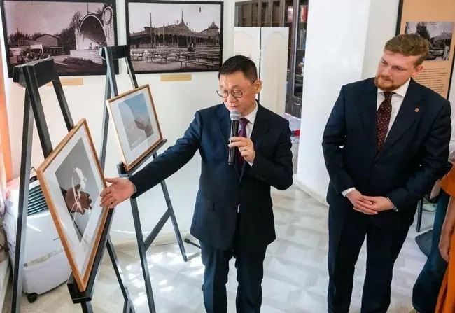Фотовыставка о достижениях Китая открылась в Челябинске