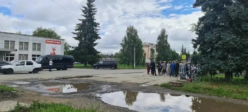 Текслер поручил чиновникам решить проблемы ЖКХ в поселке Метлино