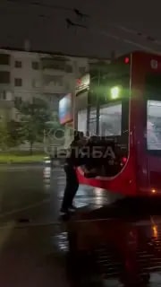 Двое зацеперов проехались на троллейбусе № 17 в Челябинске