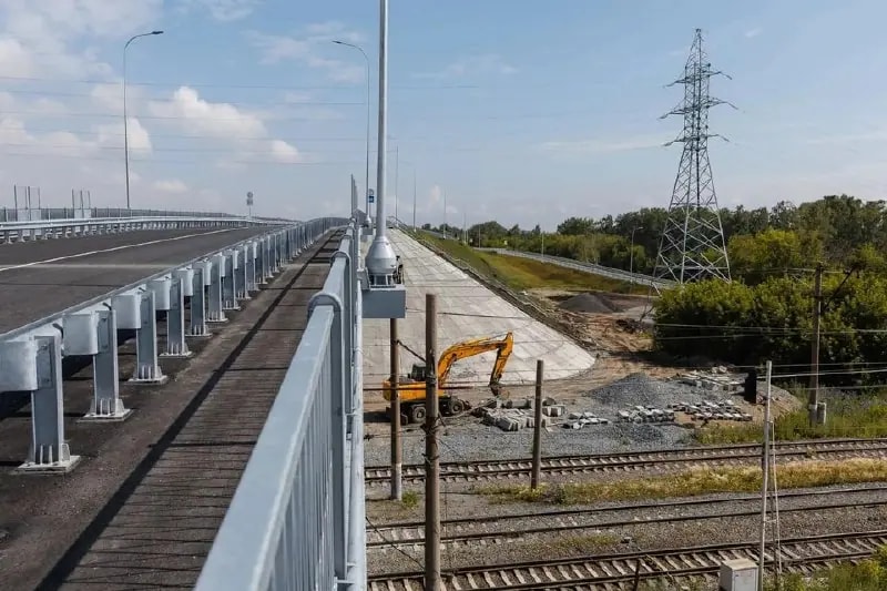 В Новосинеглазово завершили строительство путепровода через железную дорогу