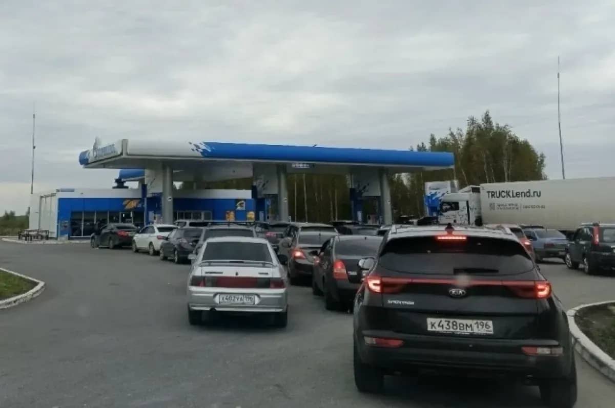 Госавтоинспекция Челябинска усилила контроль у заправок