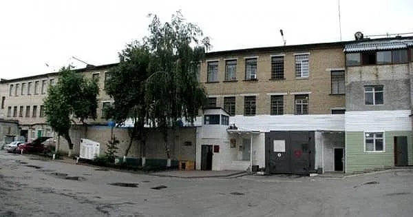 В Челябинске завершено дело экс-сотрудника ИК-8 о взятке и злоупотреблении полномочиями