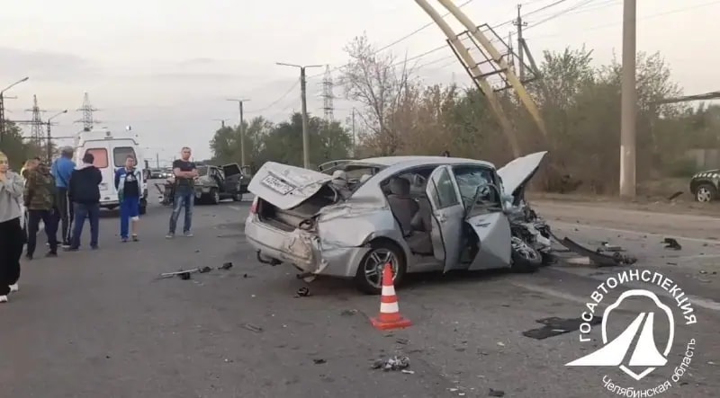 В Магнитогорске столкнулись шесть авто, погиб один человек