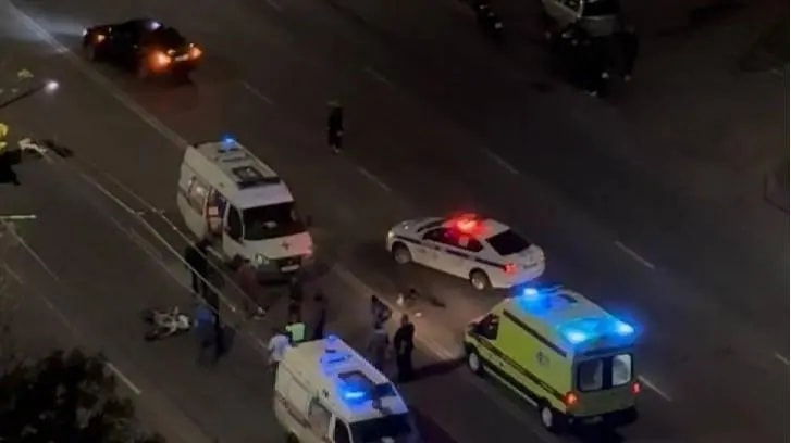 Два человека пострадали в аварии с участием питбайка и мотоцикла на улице Чичерина