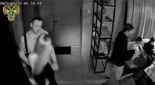Челябинка из-за ревности разбила кружку о лицо незнакомки в баре