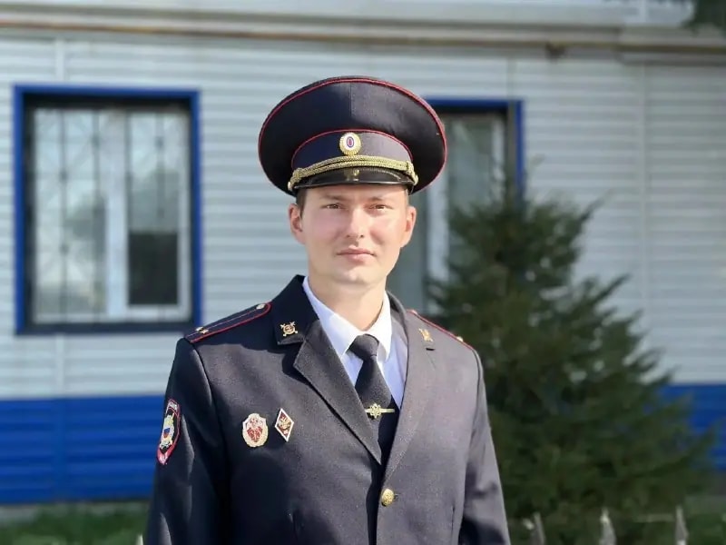 Полицейский спас женщину с ожогами при пожаре в Дубровке