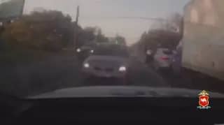 Челябинские инспекторы ДПС помогли роженице добраться до больницы